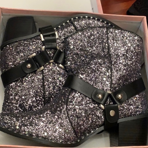 Cape Robbin glitter harness boots - Picture 3 of 3